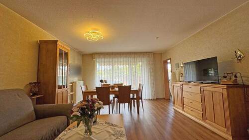 Wohn- und Esszimmer - 