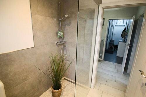 Hauptwohnung Badezimmer - 