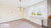 Wohnzimmer mit Blick in den Garten - Doppelhaushälfte mit 125,00 m&sup2; in Mettlach / Orscholz zum Kaufen