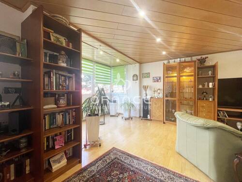 Bücherregale, Sessel... - 