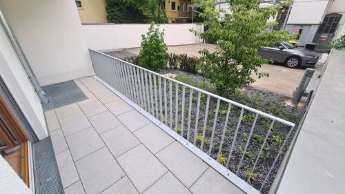 Blick auf die Terrasse - 3 Zimmer Etagenwohnung in Frankfurt am Main / Gutleutviertel