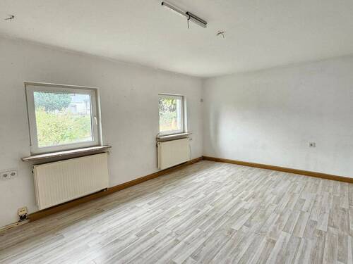 Wohnzimmer - Doppelhaushälfte mit 95,00 m² in Coburg zum Kaufen