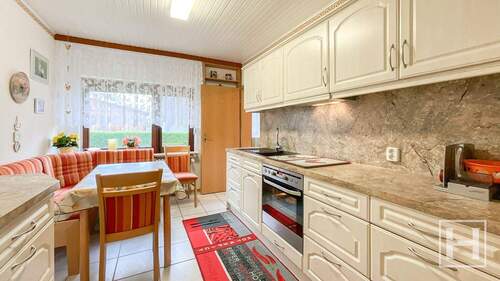 Großzügige Küche mit viel Platz und Funktionalität - 6 Zimmer Einfamilienhaus in Wahlstedt