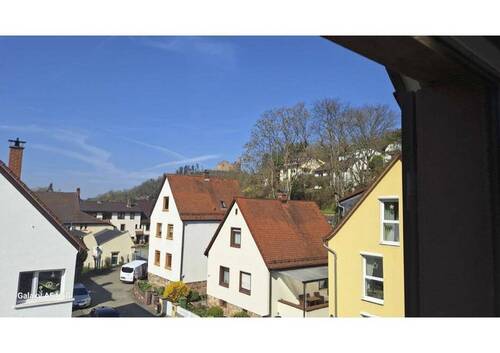 Ausblick auf Burg - 3 Zimmer Etagenwohnung zur Miete in Weinheim