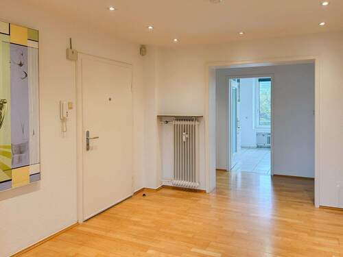 Entrée - 3 Zimmer Etagenwohnung in Düsseldorf