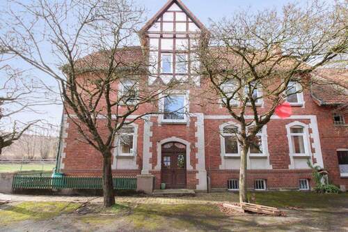 Tietelbild - Repräsentatives Bauernhaus mit Sanierungsbedarf in Familienfreundlicher Lage
