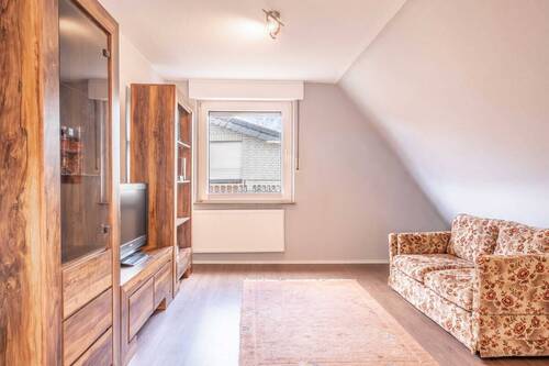 mit einem Wohn/-Essanteil - 