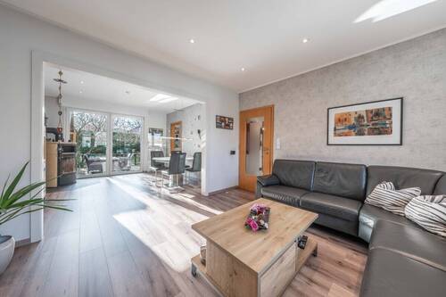 mit Zugang zum Wintergarten - 5 Zimmer Einfamilienhaus in Bramsche