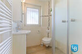 Duschbad mit WC im EG - 