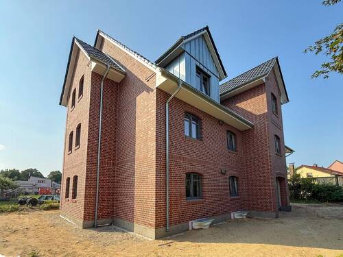 Hausansicht - 3 Zimmer Etagenwohnung zur Miete in Uetersen