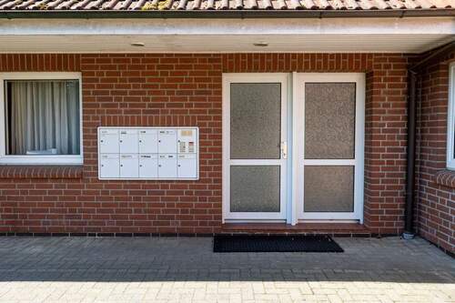 Eingangstür - Etagenwohnung mit 80,00 m² in Delmenhorst zum Kaufen