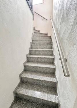 K1024_Treppe vom Keller zur Garage - 