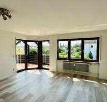 Die modernisierte sonnige interessante 3 Zimmer mit Einbauküche & Balkon - Neuhausen auf den Fildern