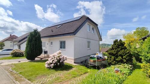 Seitenansicht - 8 Zimmer Einfamilienhaus zum Kaufen in Brandscheid