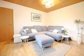 02 Wohnzimmer OG - 8 Zimmer Mehrfamilienhaus, Wohnhaus zum Kaufen in Salzkotten
