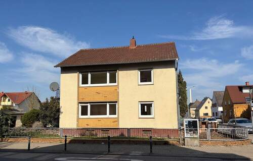 Aussenansicht - Familienheim in der Ortsmitte - 390.000,00 EUR Kaufpreis, ca.  154,00 m² Wohnfläche