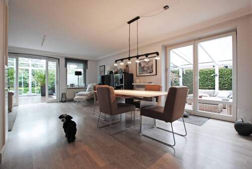 Der Essbereich mit Blick zum Wintergarten - Einfamilienhaus mit 136,00 m² in Henstedt-Ulzburg zum Kaufen