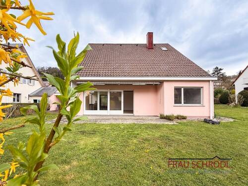 Bild 1 - Charmantes Einfamilienhaus mit Garten in Gottmadingen - ideal für Paare & kleine Familien