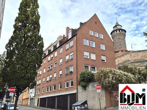 Ansicht - *Besonders - Blick über die Dächer von Nürnberg - Maisonette - Einbauküche möglich*