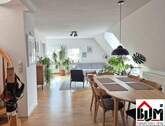 Wohnzimmer - 4 Zimmer Etagenwohnung in Nürnberg