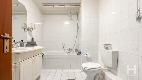 Hell gefliestes Bad - Etagenwohnung mit 64,00 m&sup2; in Wahlstedt zum Kaufen