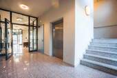 Flur / Fahrstuhl - 