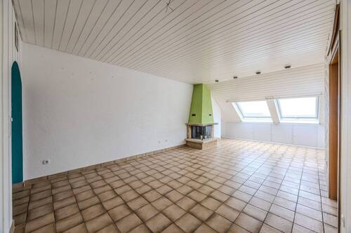 Wohnzimmer - 3 Zimmer Etagenwohnung zum Kaufen in Hofheim am Taunus