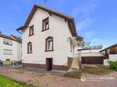 Hausansicht - 5 Zimmer Mehrfamilienhaus, Wohnhaus zum Kaufen in Hösbach