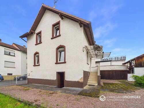 Hausansicht - 5 Zimmer Mehrfamilienhaus, Wohnhaus zum Kaufen in Hösbach