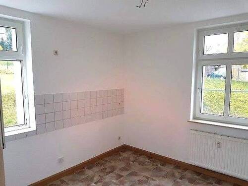 Küche mit 2 Fenstern zum Hof - 2 Zimmer Etagenwohnung zur Miete in Gornsdorf