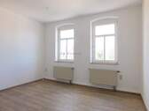 Wohnzimmer - Großzügige Dachgeschossperle mit 3 Zimmern & Einbauküche!