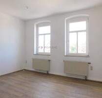 Großzügige Dachgeschossperle mit 3 Zimmern & Einbauküche! - Limbach-Oberfrohna Kändler