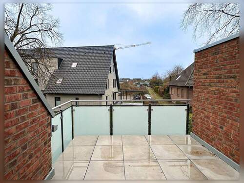 Balkon - Schicke Dachgeschoss Wohnung mit Erbbaurecht, 3 Zimmern und Balkon über 2 Ebenen