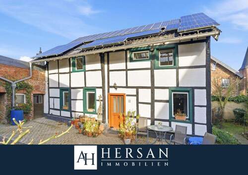 Titelbild - Charakteristisches Fachwerkhaus mit sonnenverwöhntem Grundstück in Jülich!