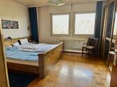 Schlafzimmer I (EG) - 