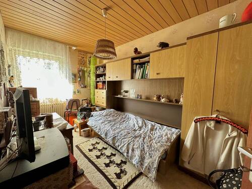 Schlafzimmer II (EG) - 