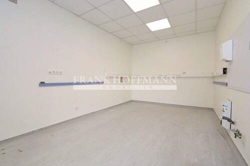 V9915 EG - Labor - 