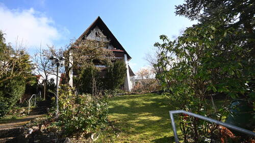 3-Parteien-Haus mit Garten - 