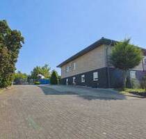 Geräumiges Ein- bis Zweifamilienhaus inkl. 288 m² Halle - enormes Potenzial in Biebertal