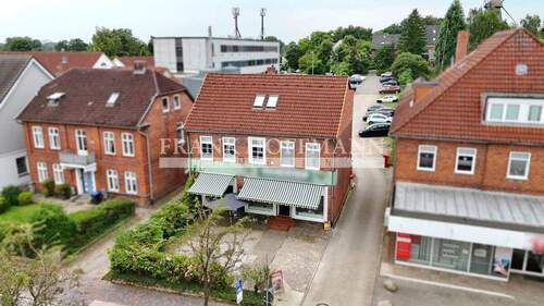V10189-3 Außenansicht 3 - 9 Zimmer Mehrfamilienhaus, Wohnhaus in Eutin