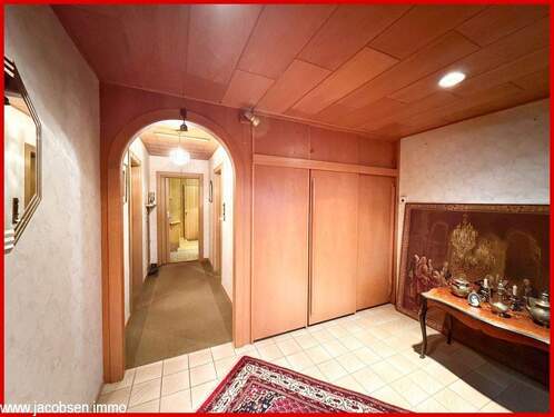 Blick von der Eingangsdiele zum Flurbereich - 