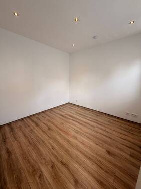 Büro - Schlafzimmer (klein 2,50 * 2,50 Meter)) - 