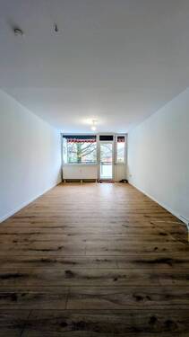 Wohnzimmer - 3 Zimmer Etagenwohnung zur Miete in Bremen