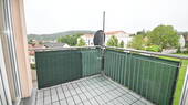 ...mit überdachtem Süd-West-Balkon - 3 Zimmer Etagenwohnung in Parsberg