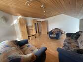 DG_Wohnbereich_www.villingen.immobilien - 9 Zimmer Mehrfamilienhaus, Wohnhaus in Tuttlingen-Nendingen