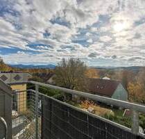 Sonnige, vollmöbilierte 3 Zimmer-Wohnung mit Süd-Balkon - Bergblick und Blick über Kempten!