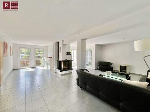 Bild 1 - Wohnen mit Wohlfühlfaktor: Freistehendes Einfamilienhaus mit TG, Garten und Dachterrasse