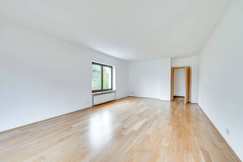 Wohnzimmer - 3 Zimmer Etagenwohnung in München