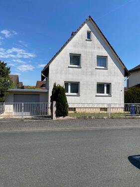 Straßenansicht - Das Eigenheim - die beste Investition in Ihrem Leben!