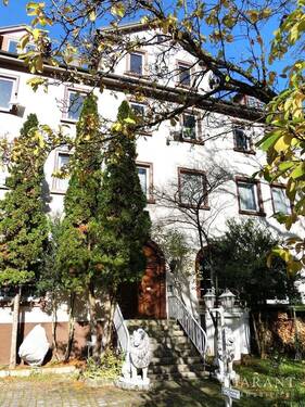 CIMG0429.1 - Großzügige 4 Zimmer-Wohnung in denkmalgeschütztem Schlösschen - Wohnen mit Charme!